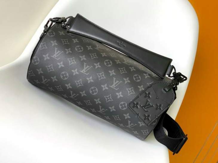 Picture of Louis Vuitton Mens Bags _SKUfw146658889fw